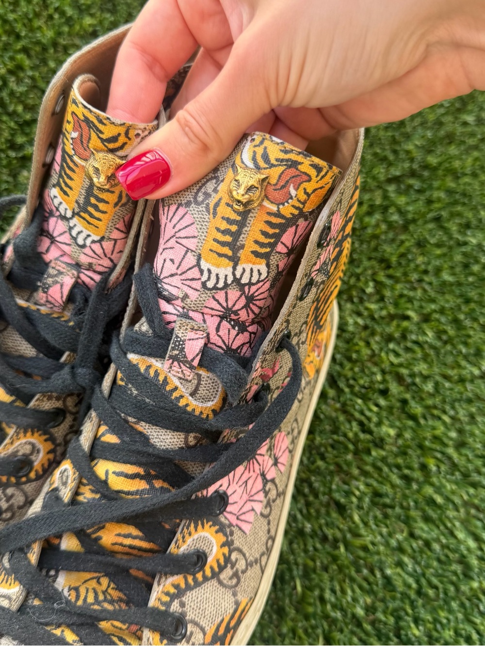 Gucci Beige GG Supreme High-Top Sneaker with Pink Floral & Tiger Motif - Picture 6 of 10